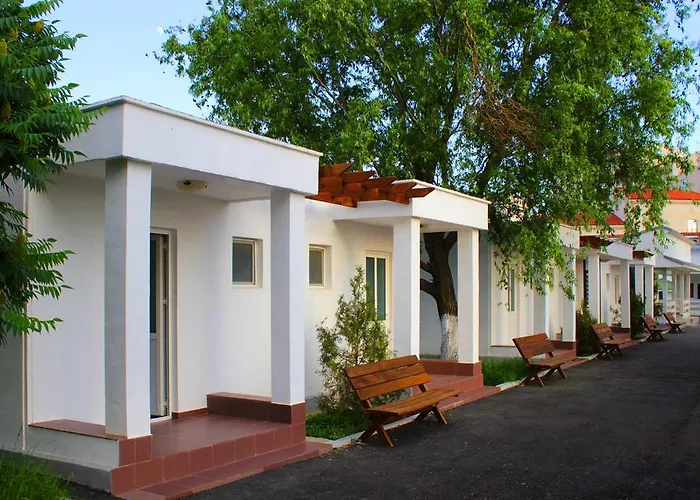 مكان تخييم Hanul Piratilor Village