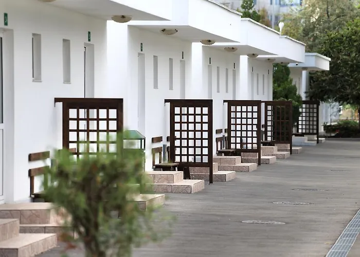 مكان تخييم Hanul Piratilor Village 3*