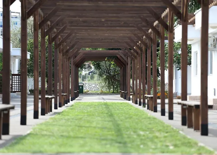 Hanul Piratilor Village