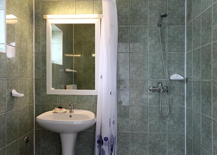 مكان تخييم Hanul Piratilor Village