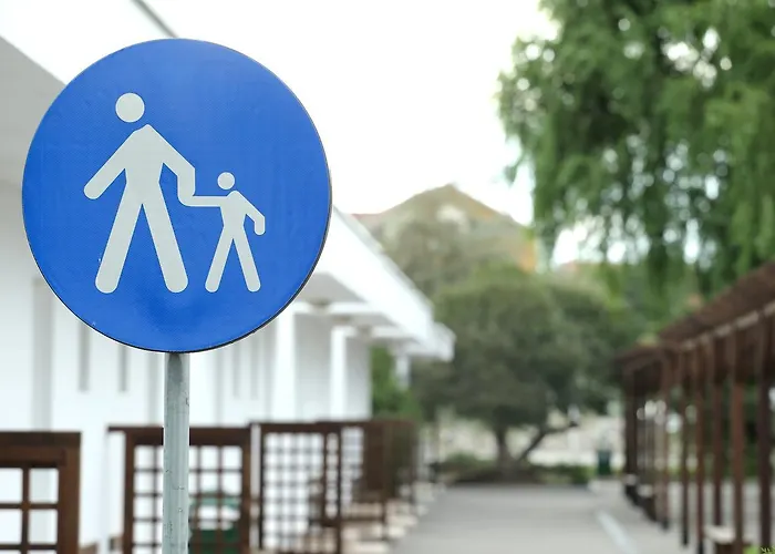 Hanul Piratilor Village مكان تخييم