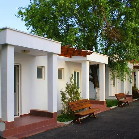 营地 Hanul Piratilor Village